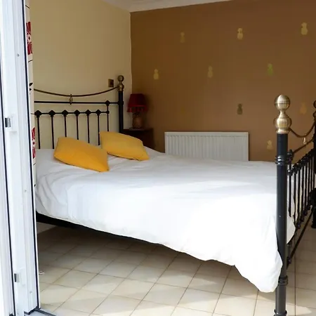 Colchester Sunny Studio Apartment With Ev Charging Point Lexden Exterior photo