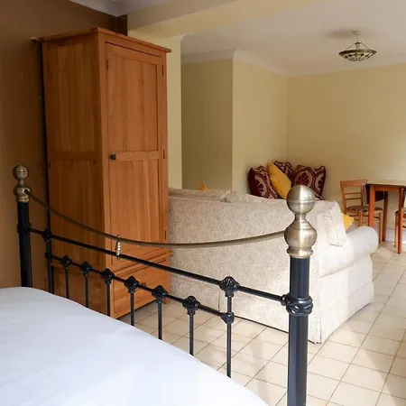 Colchester Sunny Studio Apartment With Ev Charging Point Lexden Exterior photo